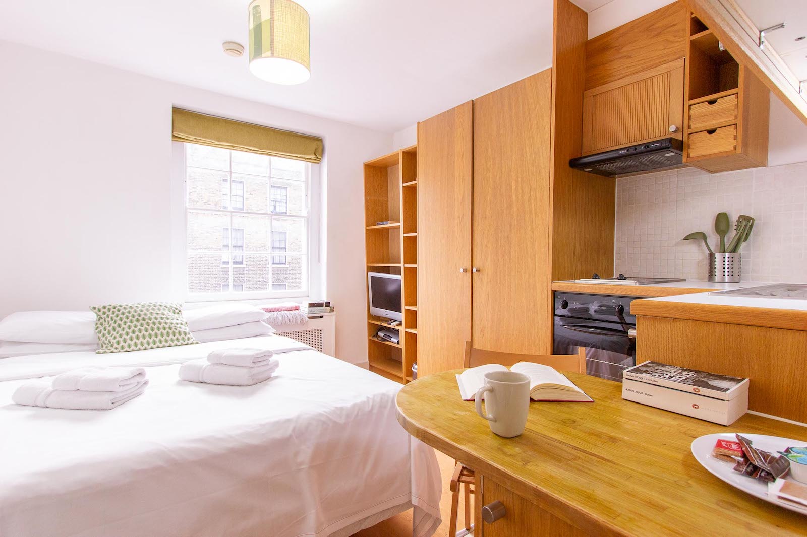 Is it better to rent a furnished or unfurnished flat? - The pros and cons of renting a furnished flat in London